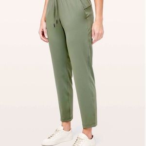 Lululemon On the Fly 7/8 Pant 27", Grey Sage, US8